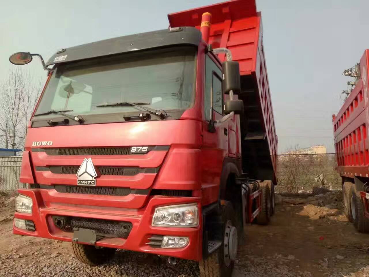豪沃，库存车5.8米大箱，15年12月，底14边12